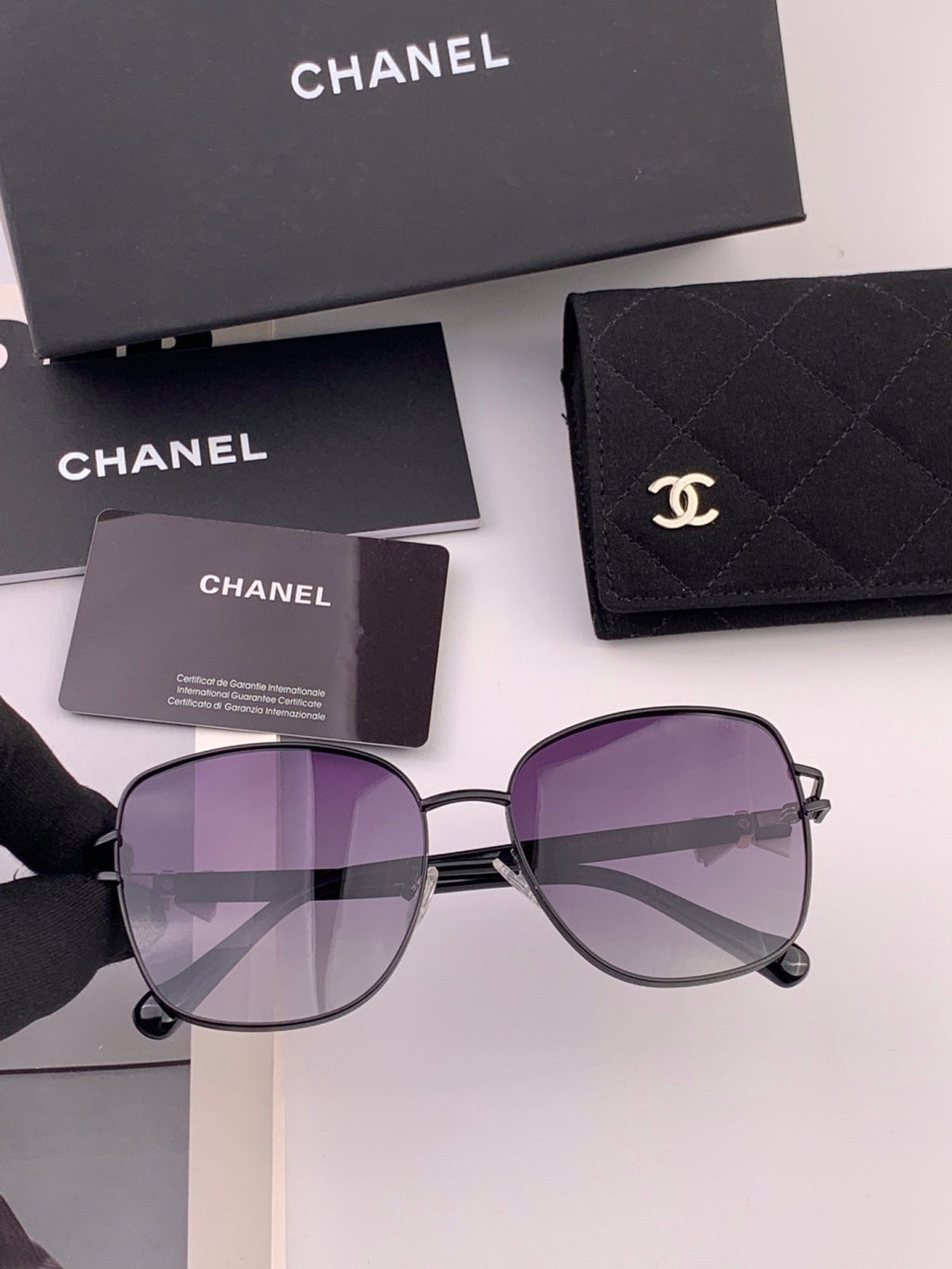 Chanel CH4759 Fashion Black Lens Sunglasses for Men & Women - 448972 - detail image 4
