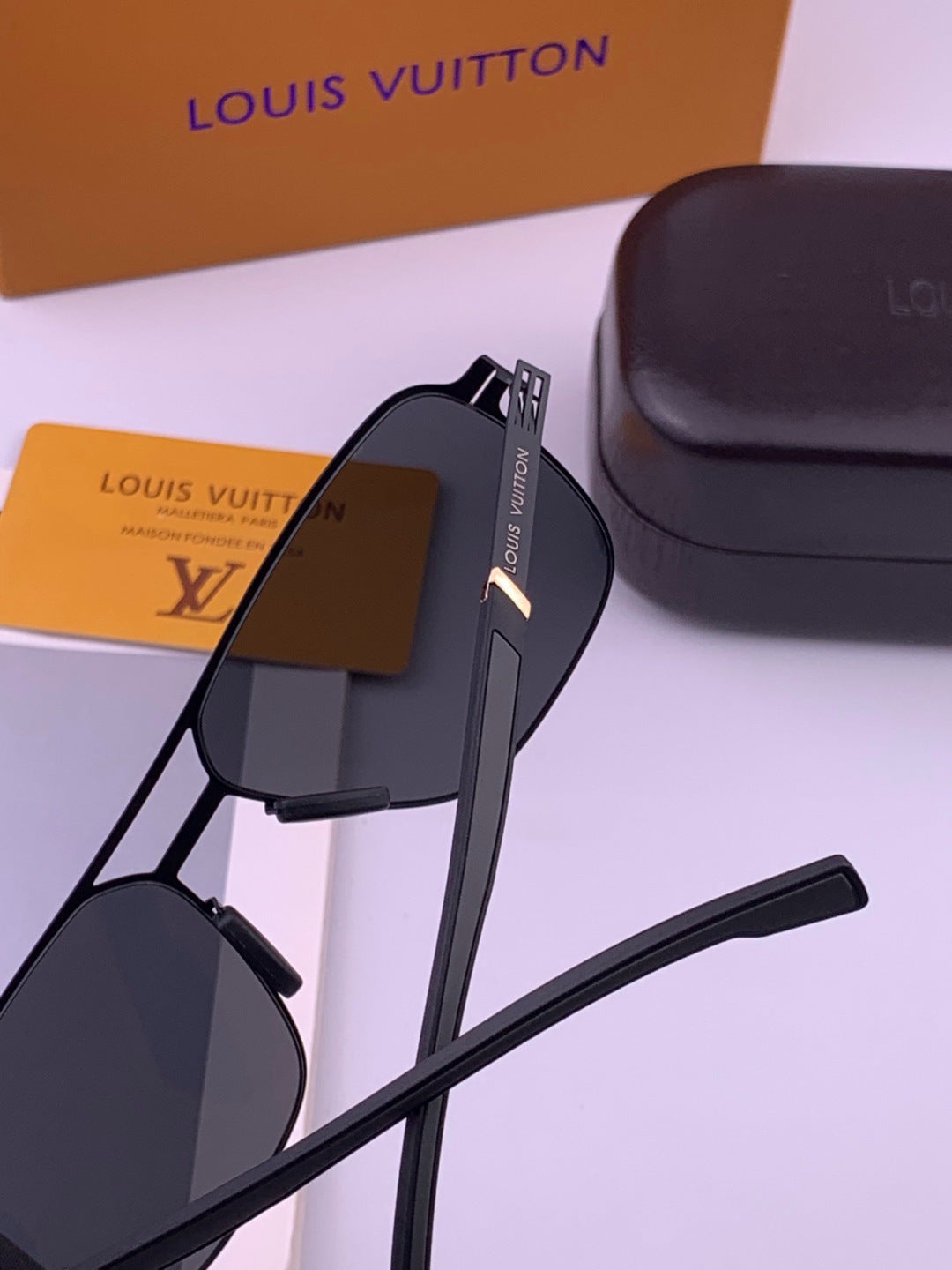Louis Vuitton L816 Fashion Gold Lens Sunglasses for Men & Women - detail image 5