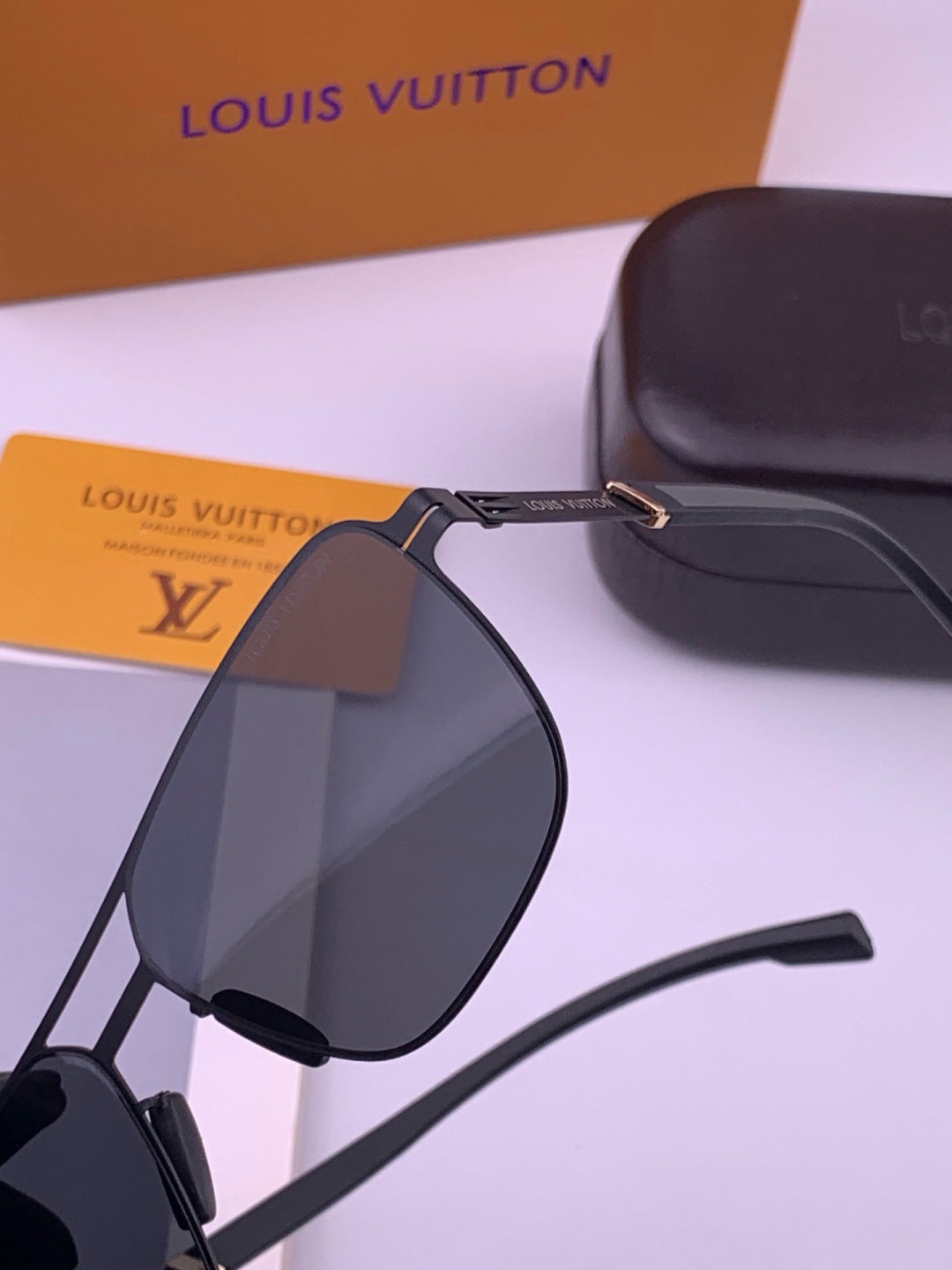 Louis Vuitton L816 Fashion Gold Lens Sunglasses for Men & Women - detail image 3