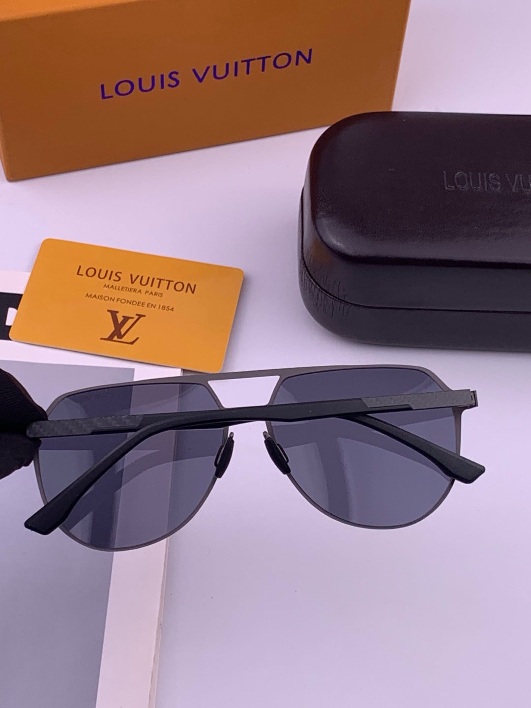 Louis Vuitton L315 Fashion Gold Lens Sunglasses for Men & Women - detail image 4