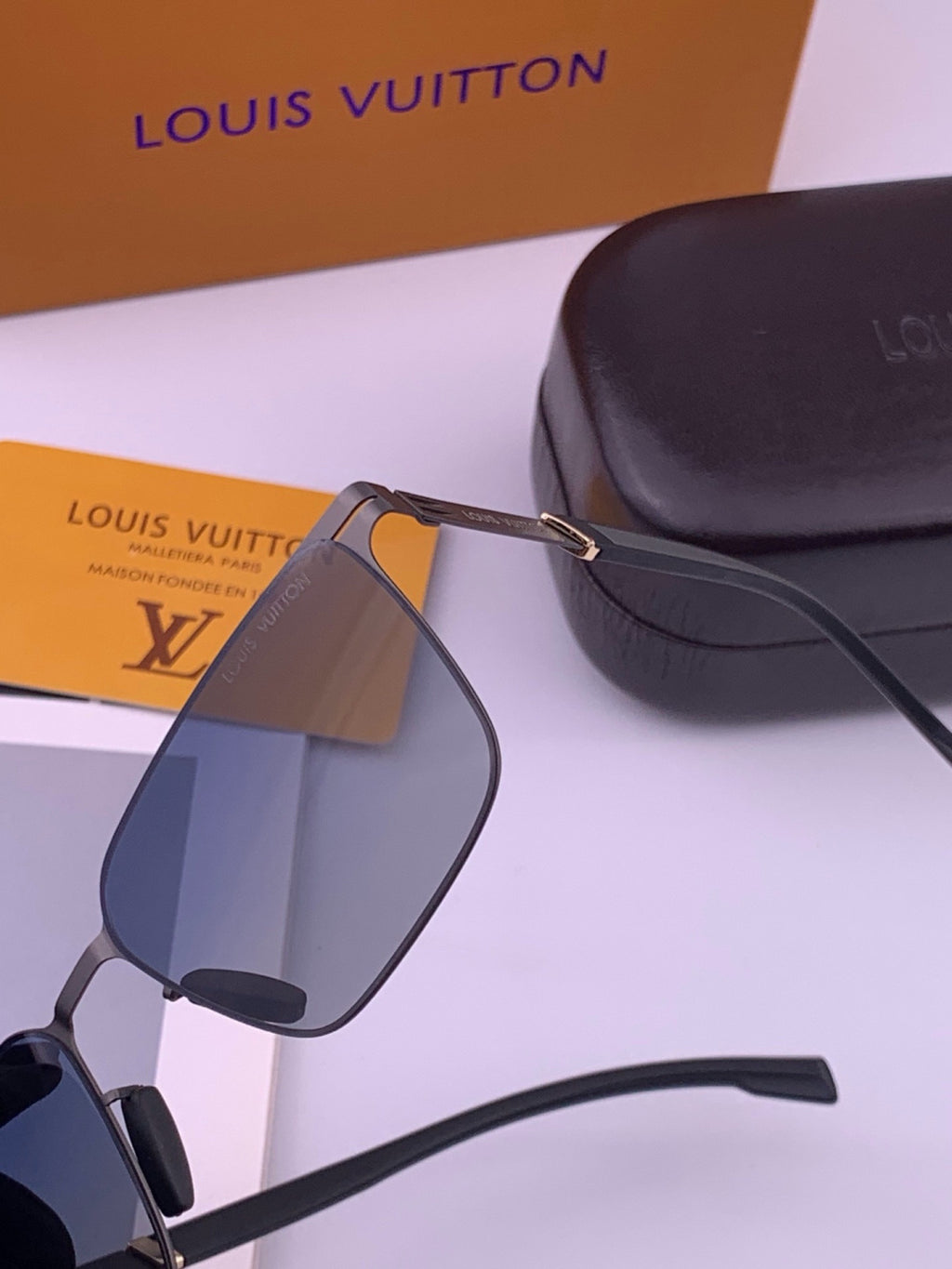 Louis Vuitton L516 Fashion Gold Lens Sunglasses for Men & Women - 448561 - detail image 3
