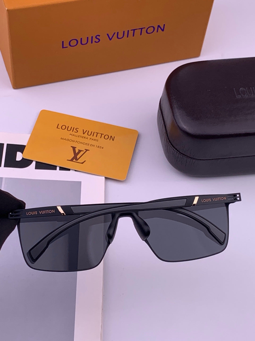Louis Vuitton L316 Fashion Gold Lens Sunglasses for Men & Women - 448569 - detail image 4