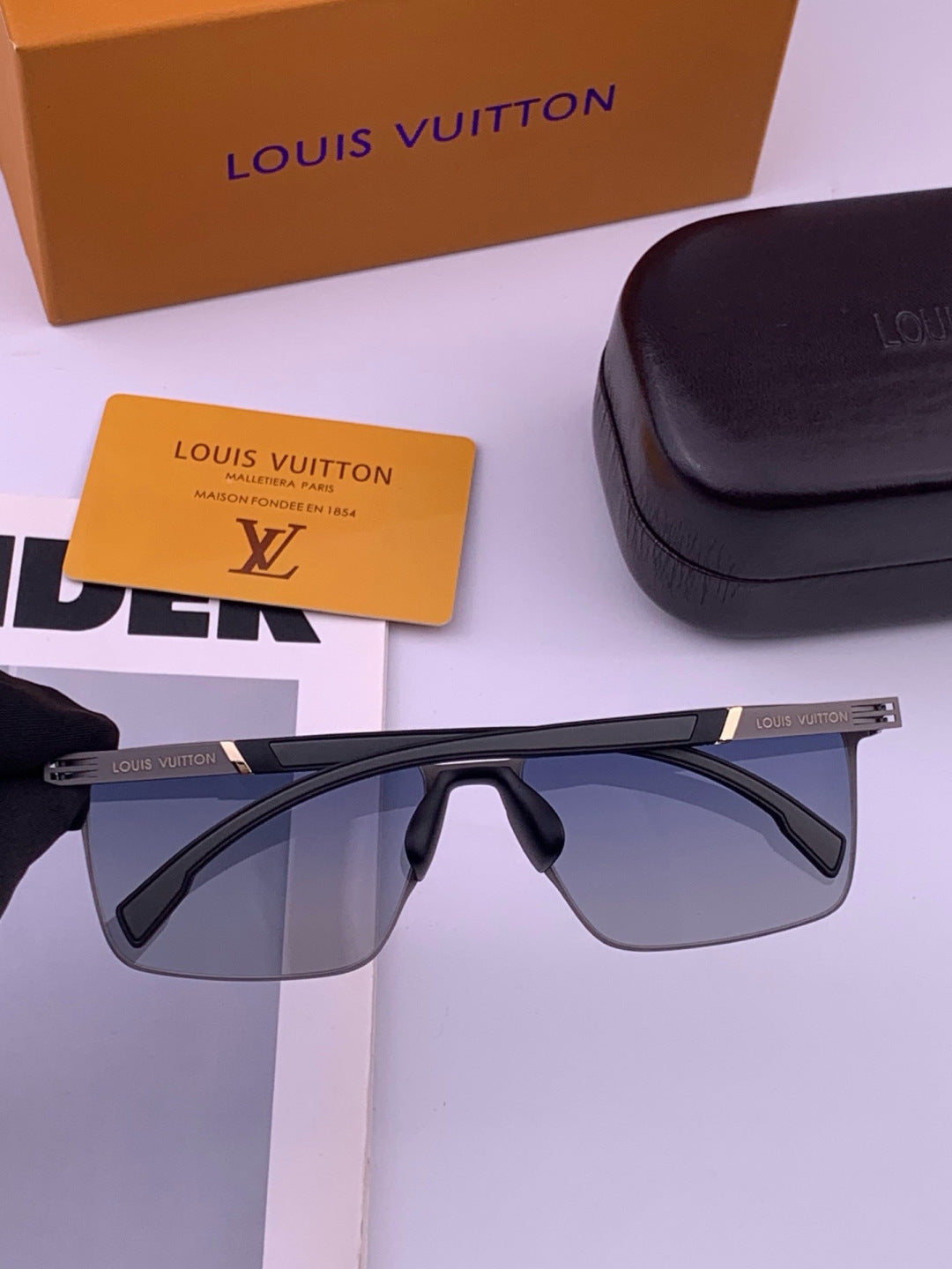 Louis Vuitton L316 Fashion Gold Lens Sunglasses for Men & Women - detail image 4