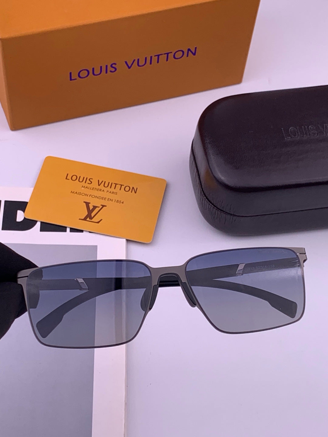 Louis Vuitton L316 Fashion Gold Lens Sunglasses for Men & Women