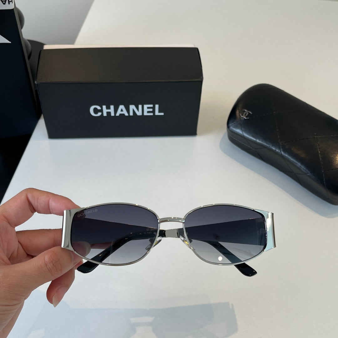 Chanel Oversized Silver Lens Sunglasses for Men & Women - 486535 - detail image 5