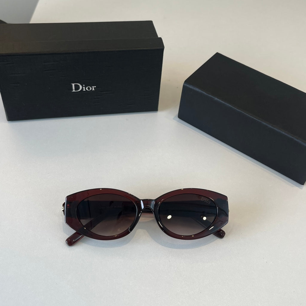 Dior Fashion Red Lens Sunglasses for Men & Women - 465362 - detail image 4