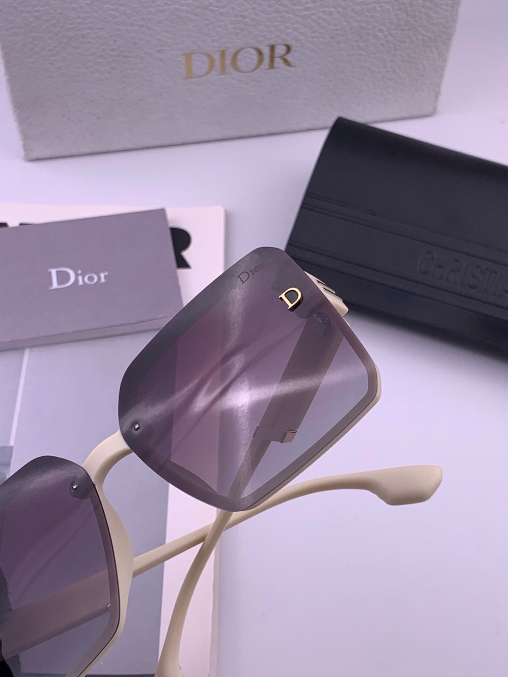 Dior CD8226 Polarized Square Red Lens Sunglasses for Women - detail image 3