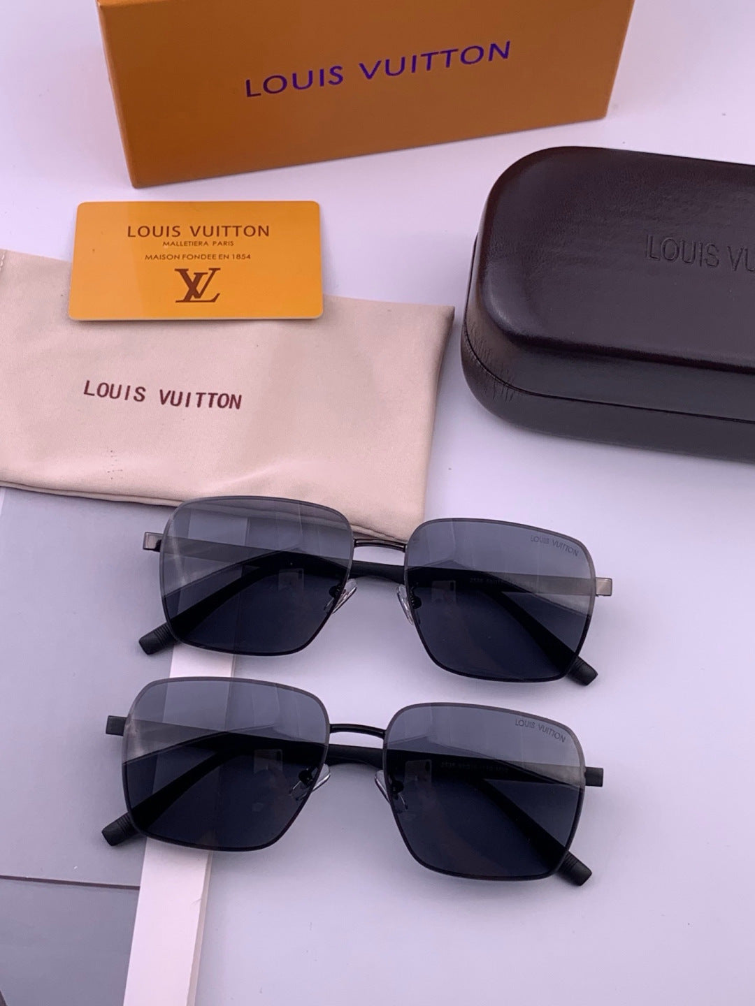 Louis Vuitton L5253 Polarized Aviator Blue Lens Sunglasses for Men - detail image 8