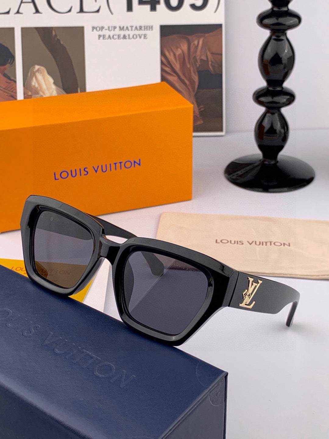 Louis Vuitton L26900 Square Black Lens Sunglasses for Women - 464801 - detail image 2