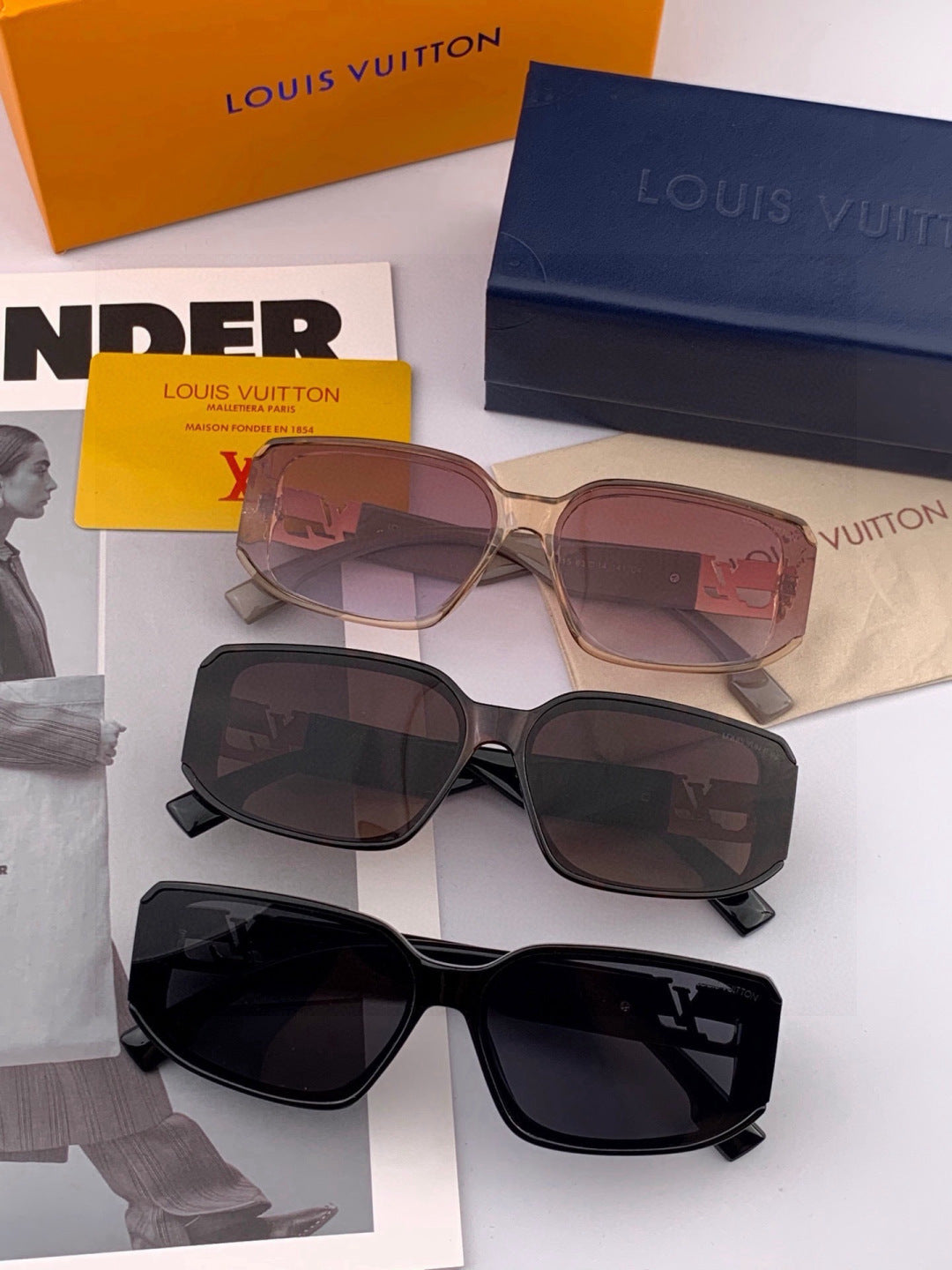 Louis Vuitton L5551 Square Black Lens Sunglasses for Men & Women - 464802 - detail image 7