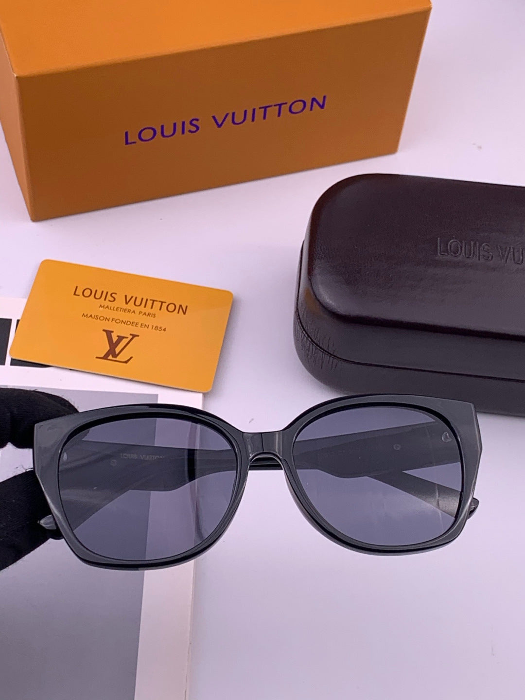 Louis Vuitton L27001 Square Black Lens Sunglasses for Men & Women - 464809
