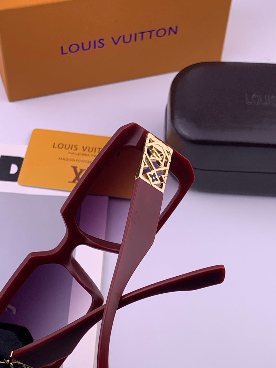Louis Vuitton L77001 Square Brown Lens Sunglasses for Men & Women - 464813 - detail image 5