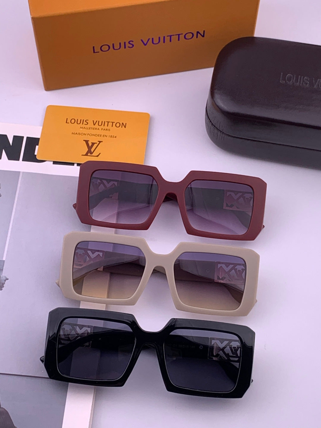 Louis Vuitton L77001 Square Brown Lens Sunglasses for Men & Women - 464814 - detail image 7