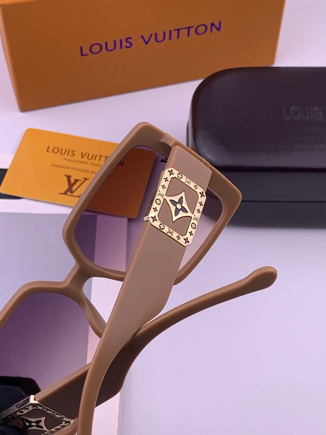 Louis Vuitton L97003 Square Black Lens Sunglasses for Men & Women - 464816 - detail image 4