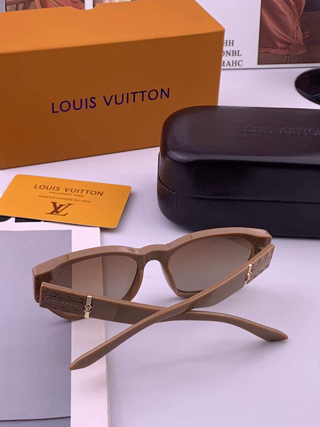 Louis Vuitton L17000 Square Gold Lens Sunglasses for Men & Women - 464820 - detail image 6