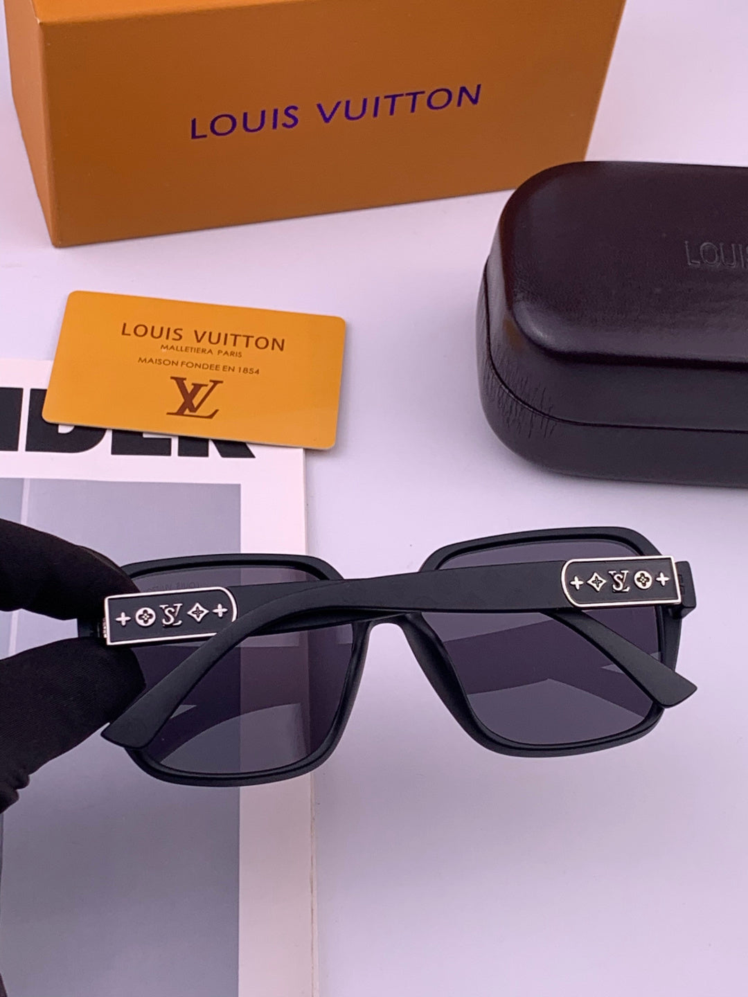 Louis Vuitton L3305 Square Black Lens Sunglasses for Men & Women - 464821 - detail image 6