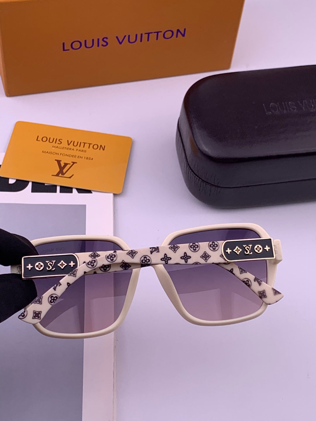 Louis Vuitton L3305 Square Gold Lens Sunglasses for Men & Women - 464622 - detail image 7