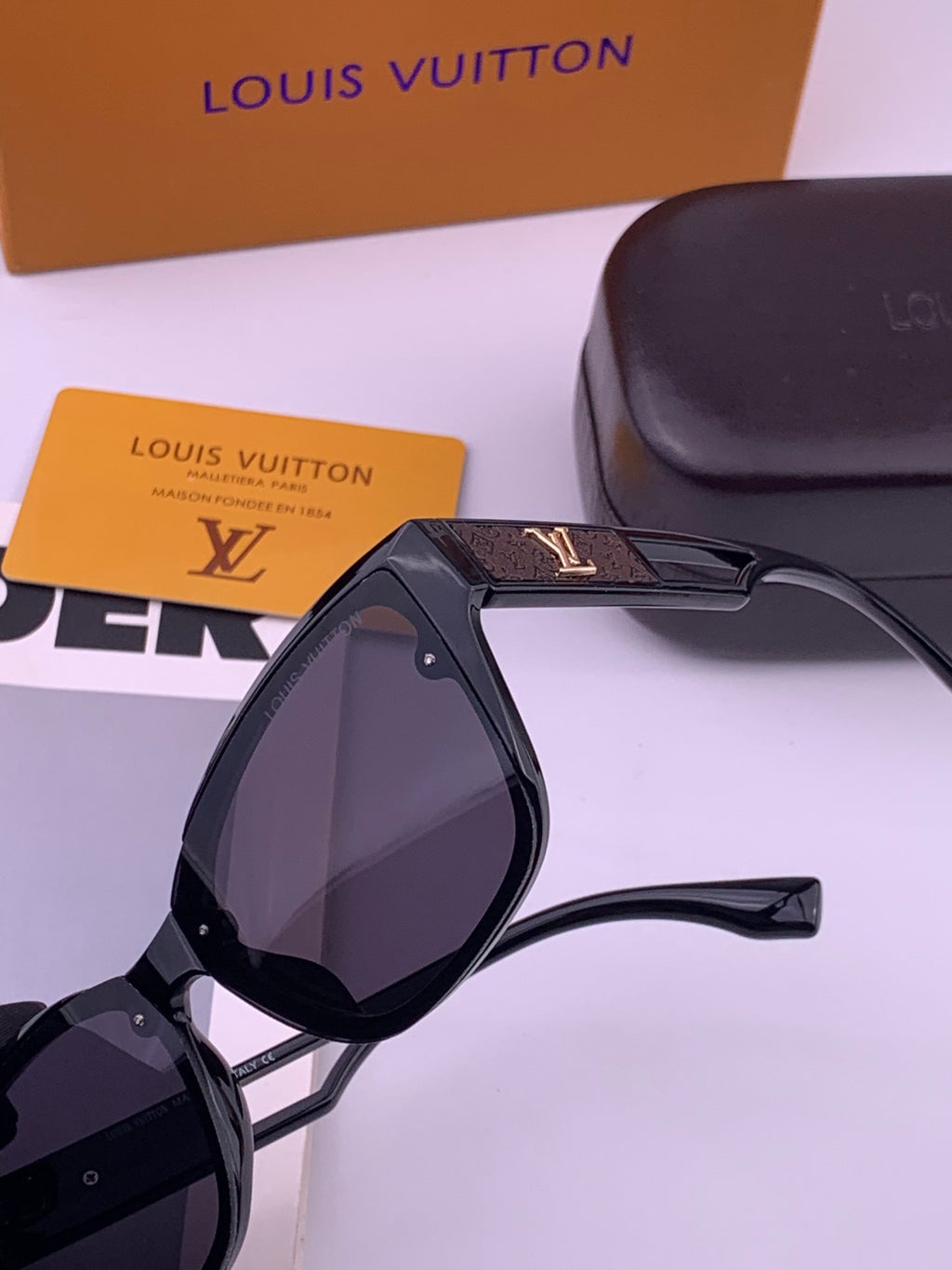 Louis Vuitton L7310 Square Gold Lens Sunglasses for Men & Women - 464624 - detail image 3