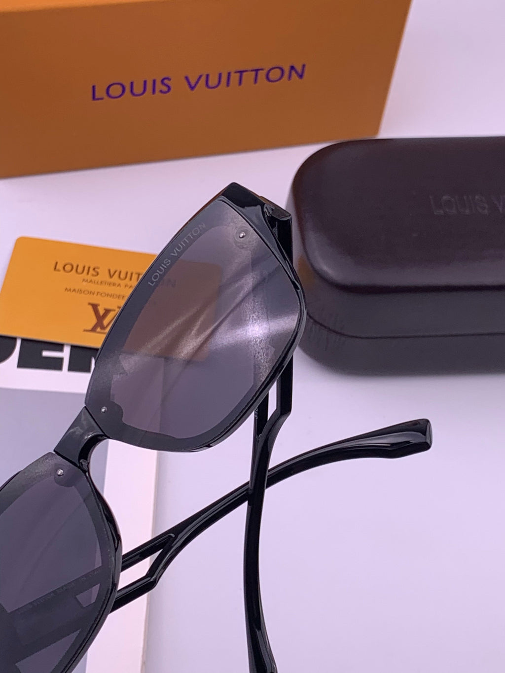 Louis Vuitton L7310 Square Gold Lens Sunglasses for Men & Women - 464624 - detail image 4