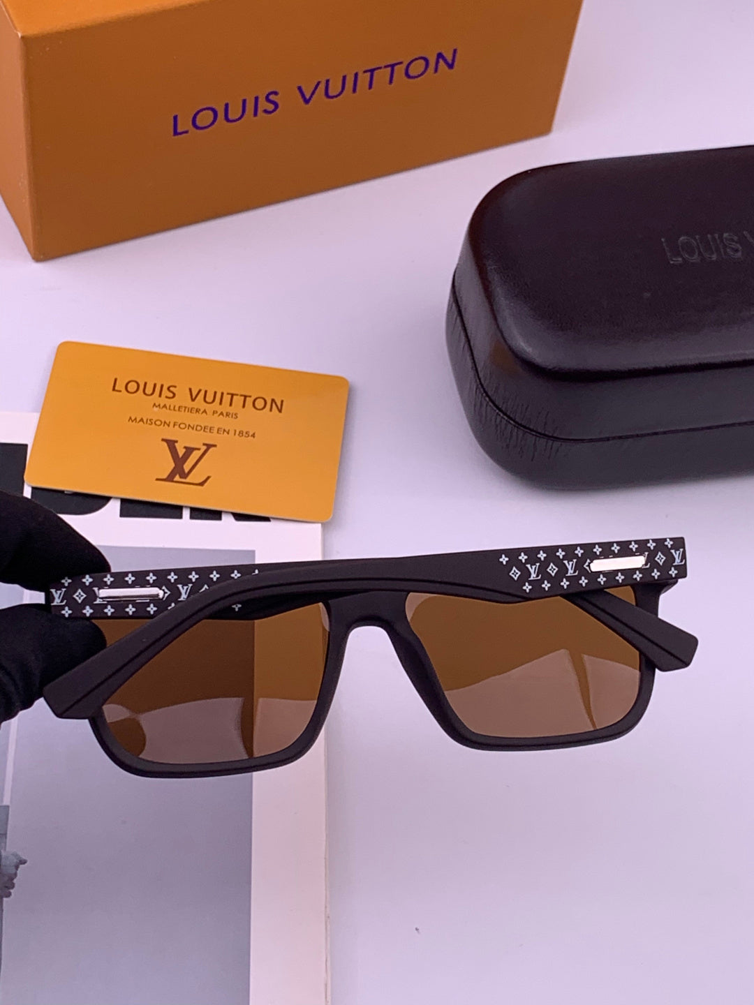 Louis Vuitton L8510 Square Brown Lens Sunglasses for Men & Women - 464789 - detail image 5