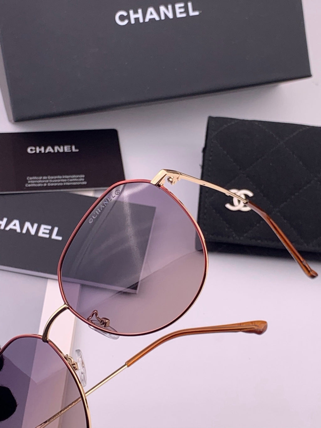 Gucci G2815 Polarized Oversized Purple Lens Sunglasses for Men & Women - detail image 3