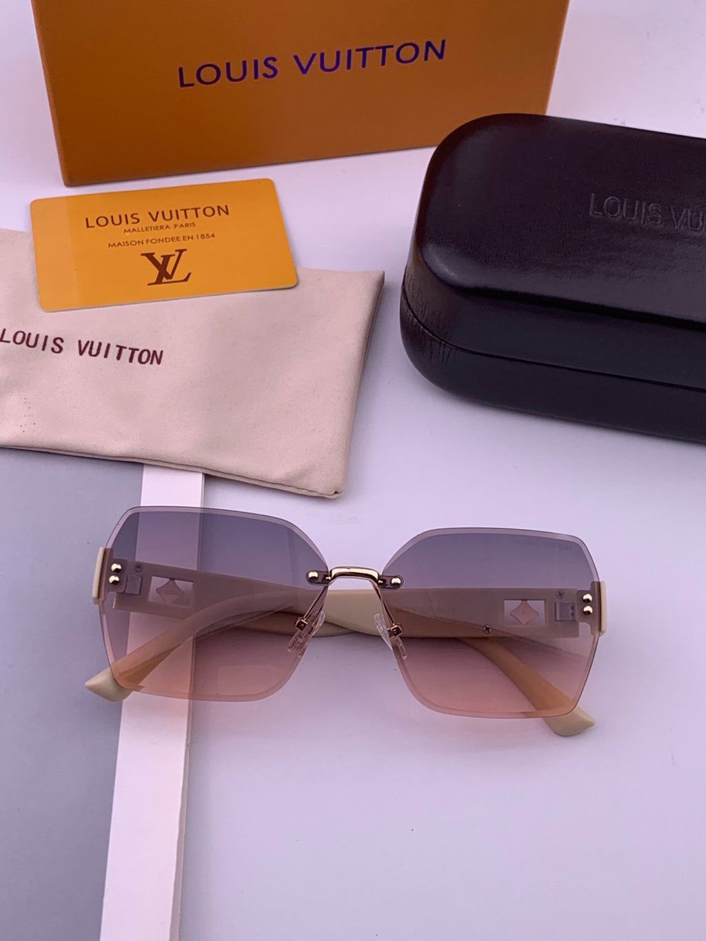 Louis Vuitton L9261 Square Gold Lens Sunglasses for Men & Women - 464705