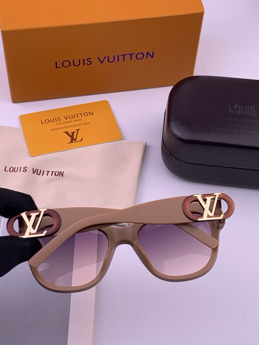 Louis Vuitton L07002 Square Purple Lens Sunglasses for Women - 464708 - detail image 6