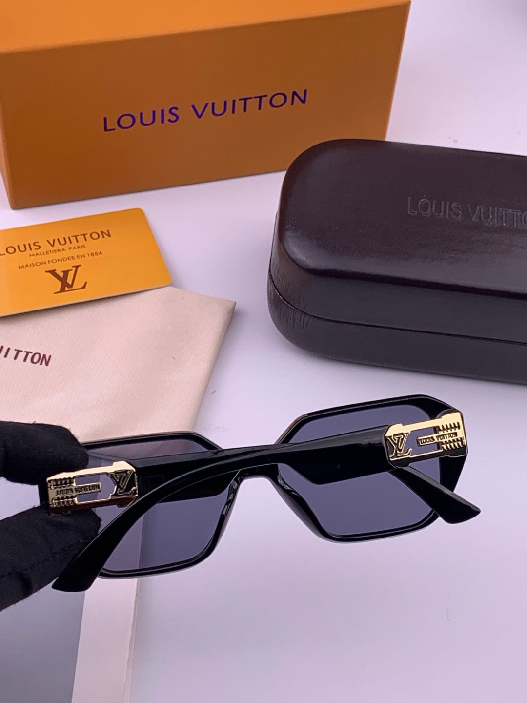 Louis Vuitton L17001 Square Black Lens Sunglasses for Women - 464712 - detail image 5