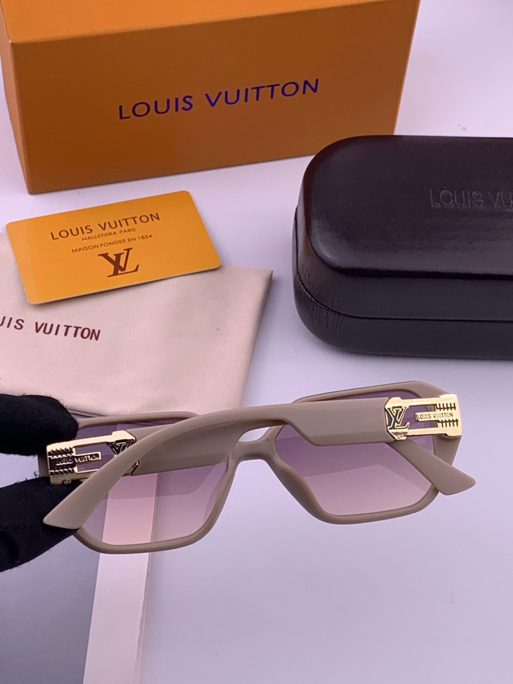 Louis Vuitton L17001 Square Purple Lens Sunglasses for Women - 464713 - detail image 6