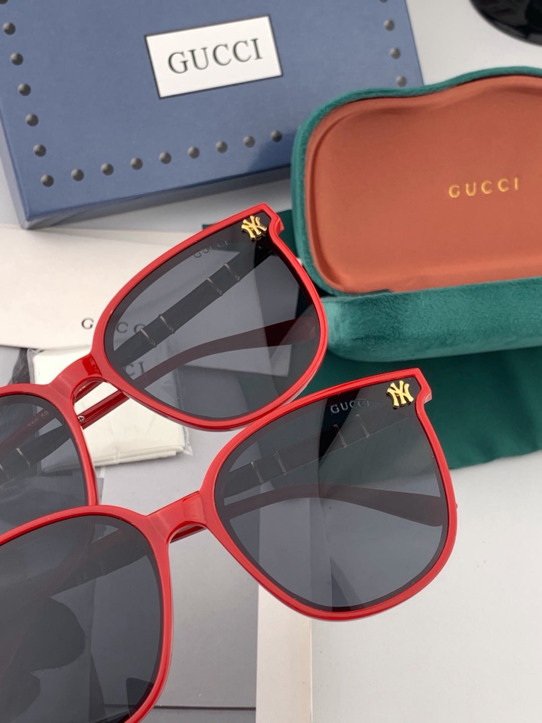 Gucci G15501 Polarized Round Gold Lens Sunglasses for Men & Women - 464890 - detail image 3