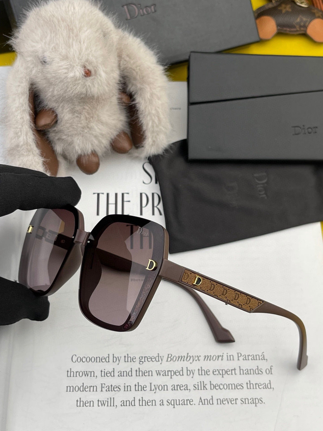 Dior D3200 Polarized Fashion Blue Lens Sunglasses for Men & Women - 465309 - detail image 4