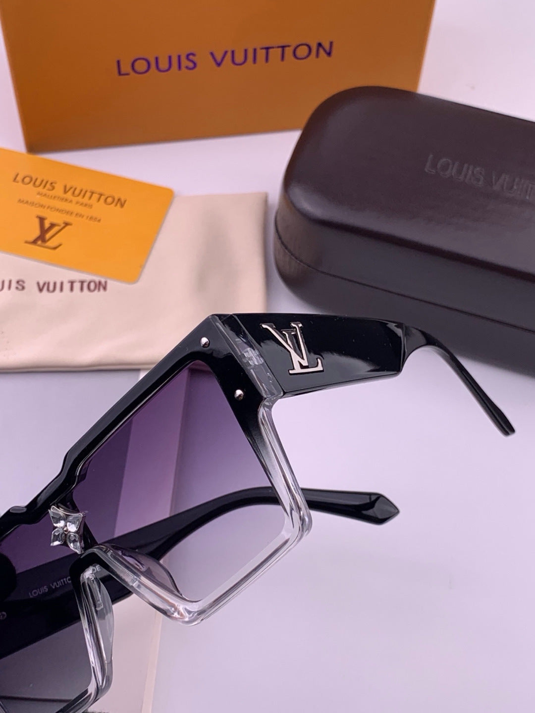 Louis Vuitton L7600 Square Black Lens Sunglasses for Women - 464699 - detail image 3
