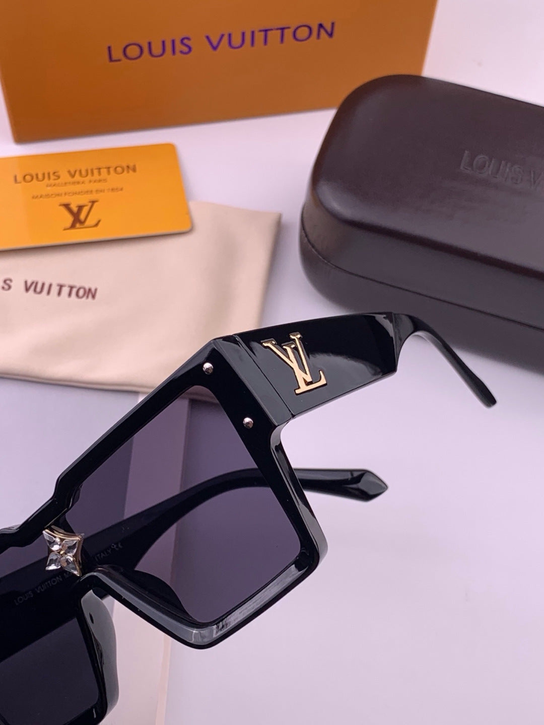 Louis Vuitton L7600 Square Black Lens Sunglasses for Women - 464701 - detail image 3