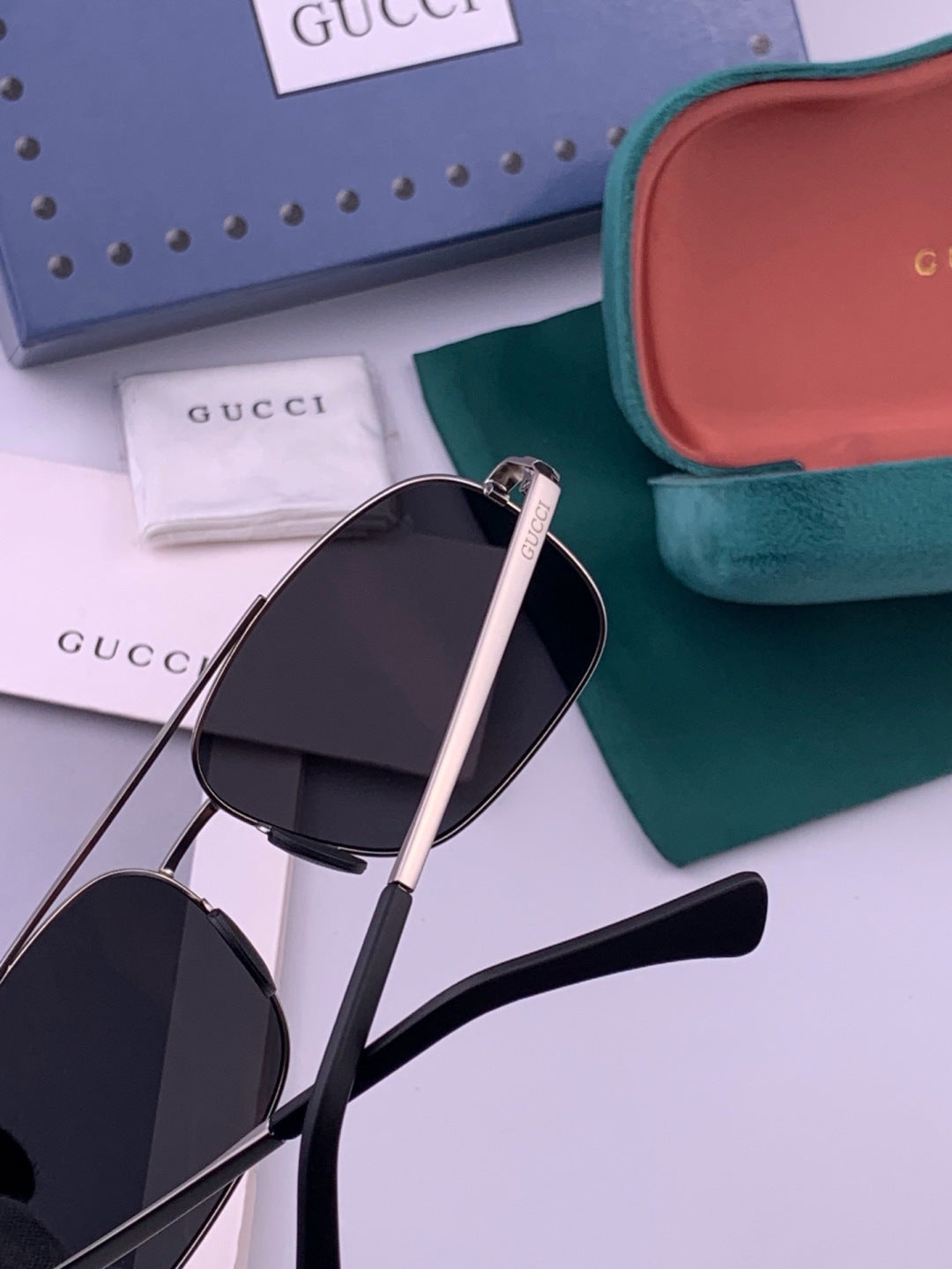 Gucci G080666 Polarized Aviator Gold Lens Sunglasses for Men & Women - detail image 4