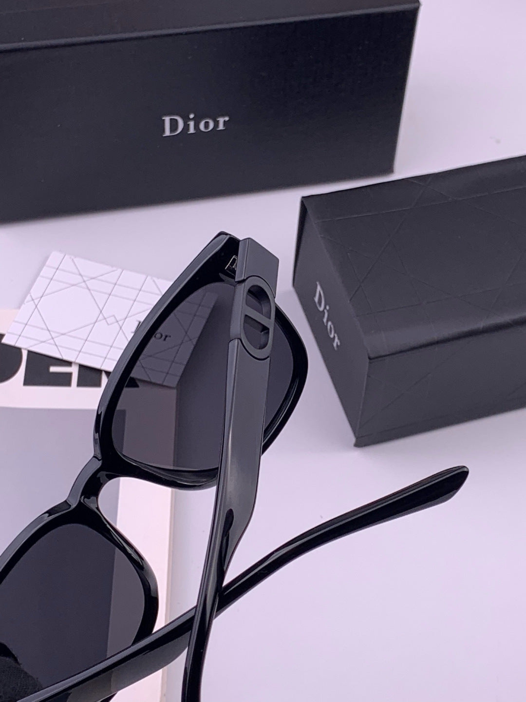 Dior D8913 Polarized Square Black Lens Sunglasses for Men & Women - detail image 6