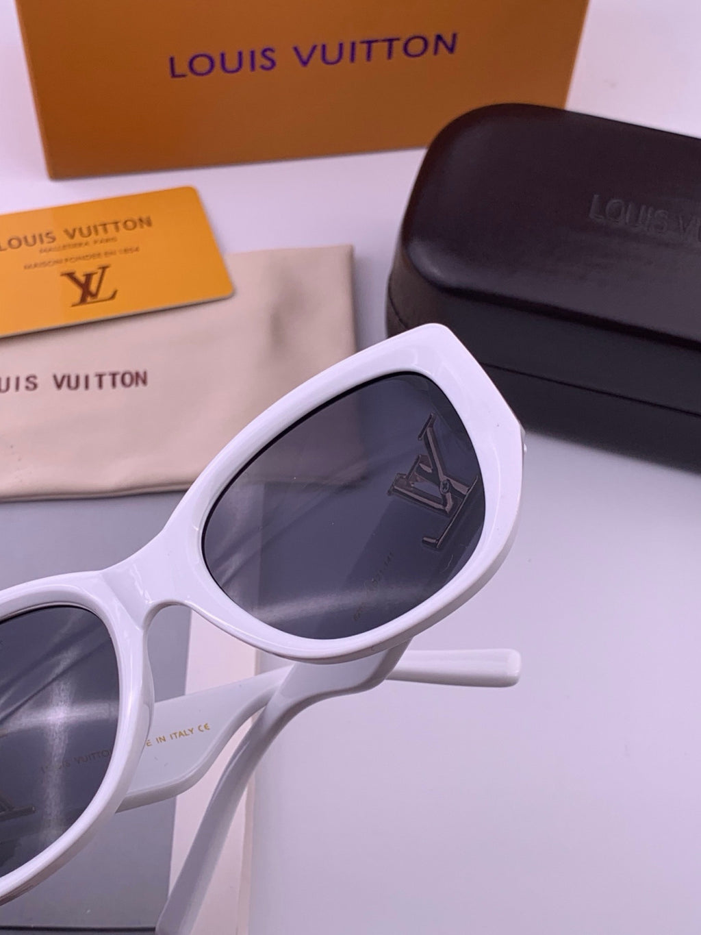 Louis Vuitton L5626 Square Pink Lens Sunglasses for Women - detail image 6