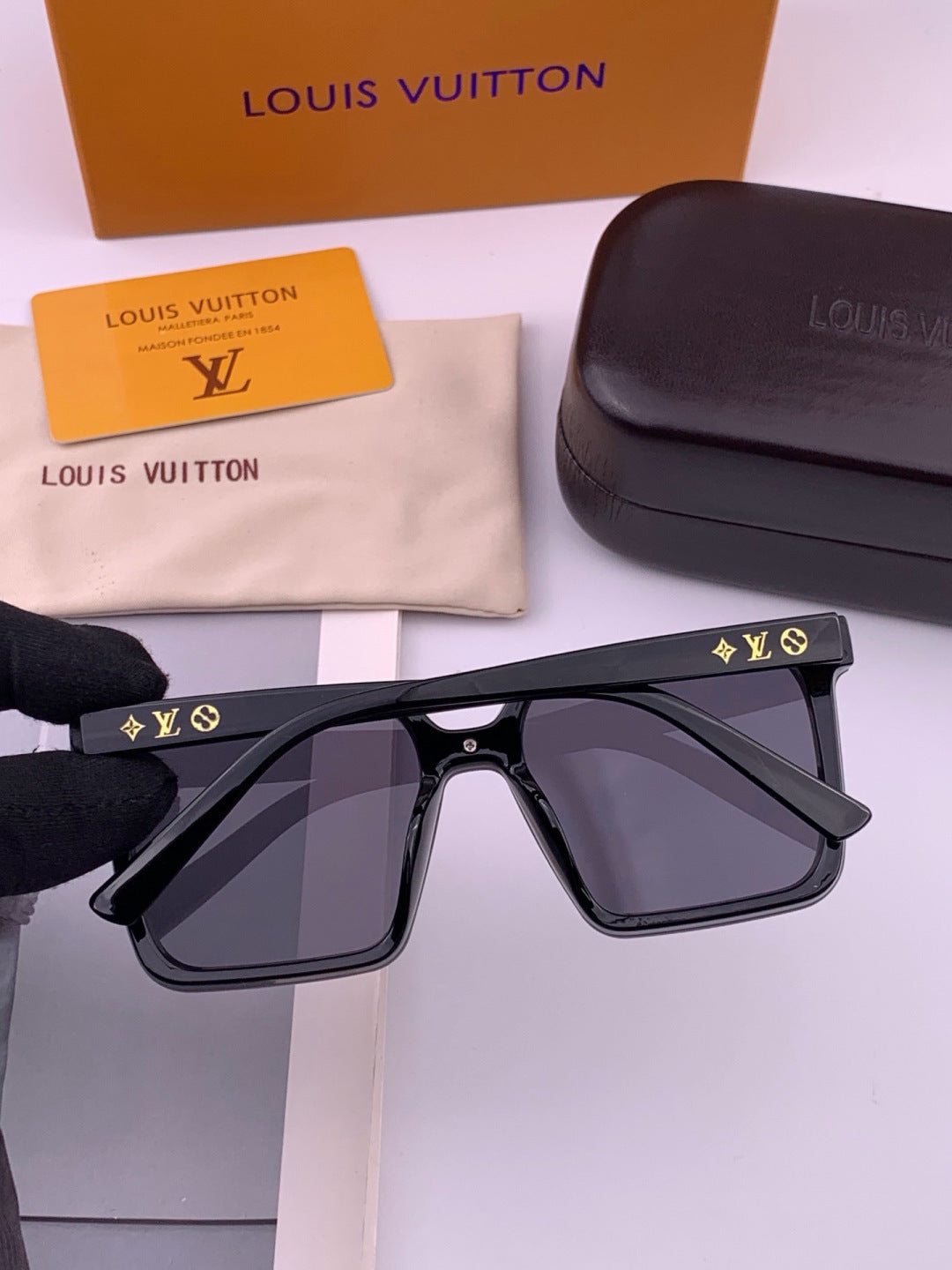 Louis Vuitton L6006 Oversized Black Lens Sunglasses for Men & Women - detail image 5