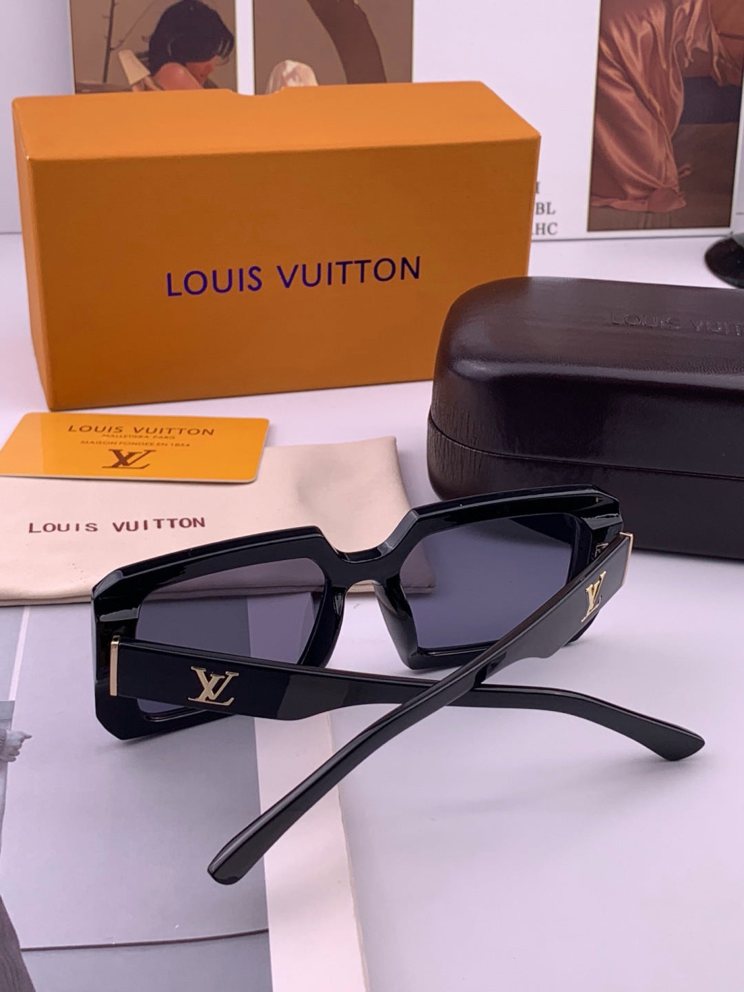 Louis Vuitton L37004 Oversized Black Lens Sunglasses for Men & Women - detail image 7