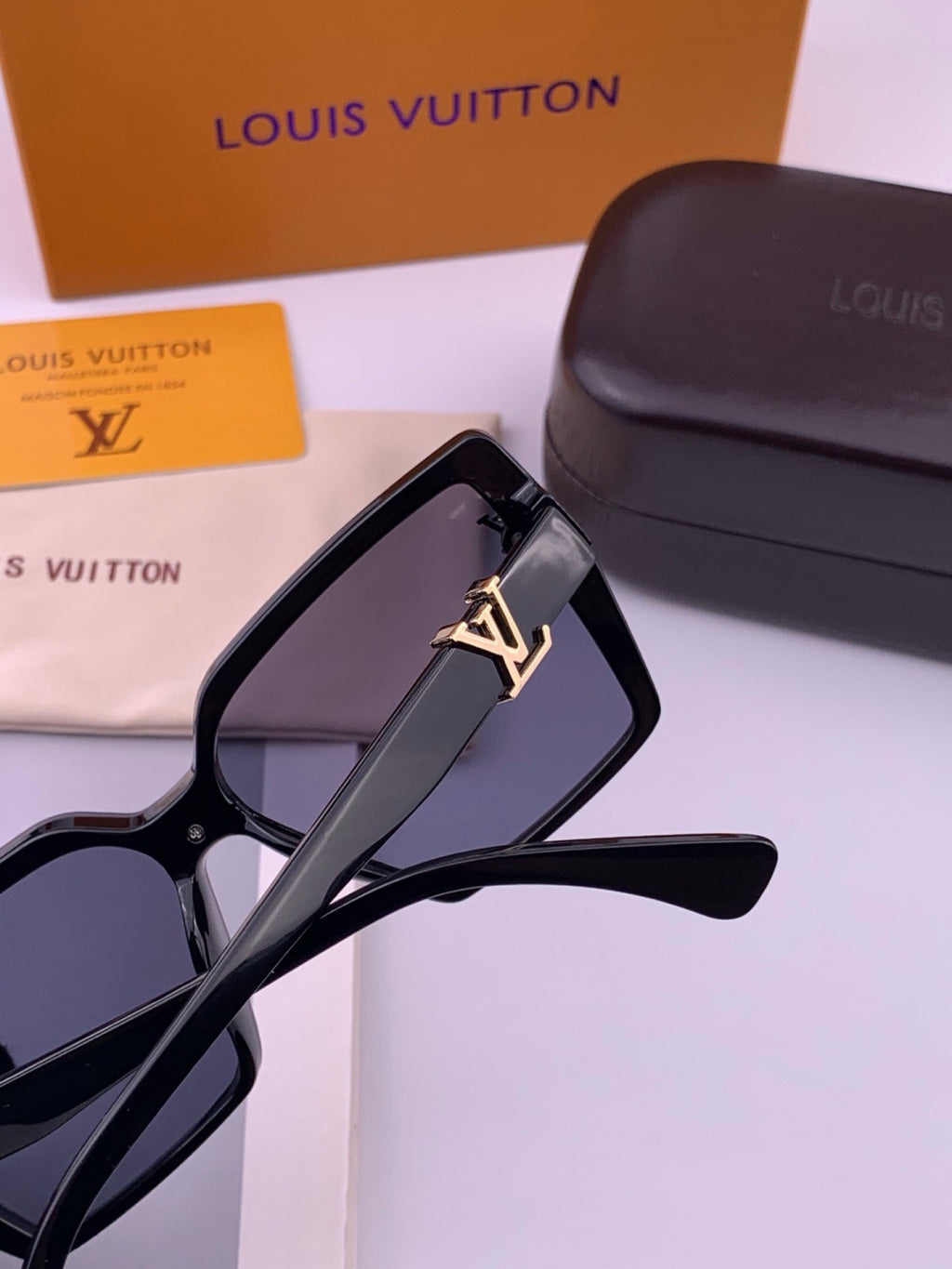 Louis Vuitton L57002 Oversized Black Lens Sunglasses for Men & Women - detail image 6