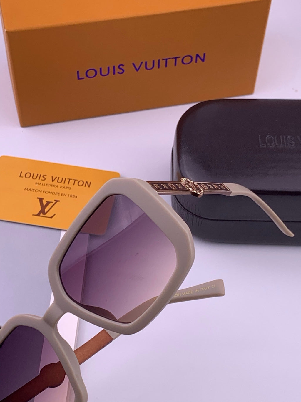Louis Vuitton L37007 Oversized Brown Lens Sunglasses for Men & Women - 493224 - detail image 3