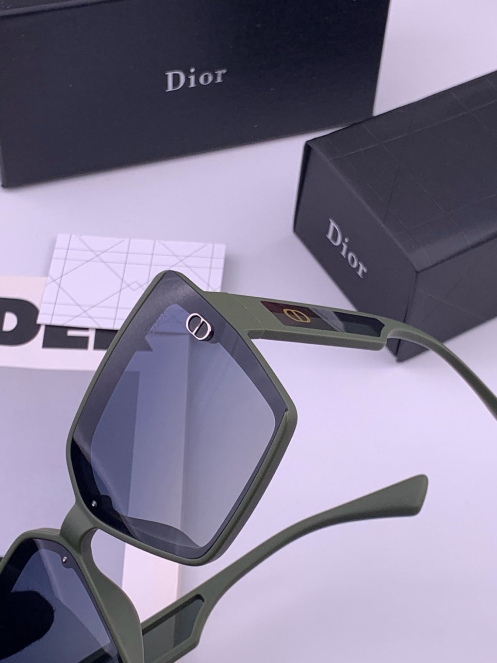 Dior CD3917 Polarized Square Gold Lens Sunglasses for Women - detail image 3