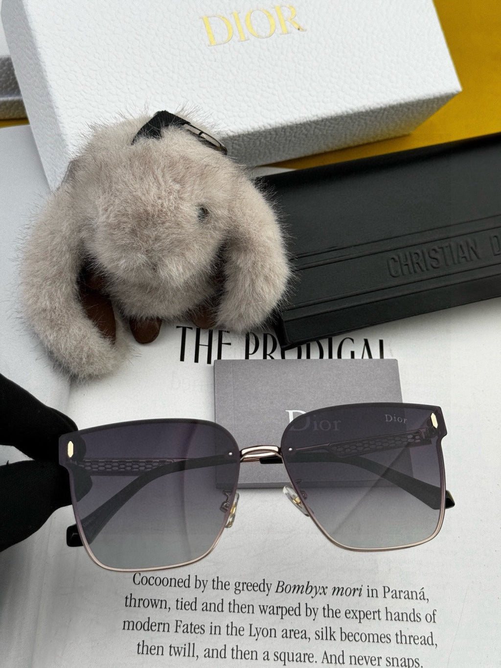 Dior CD9640 Polarized Rimless Black Lens Sunglasses for Men & Women - detail image 2