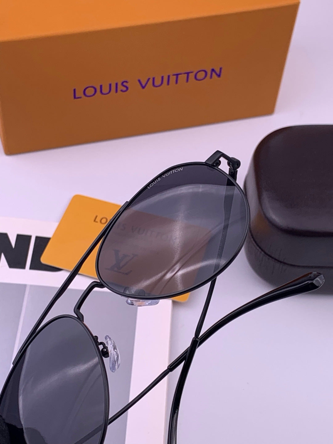 Louis Vuitton L5342 Polarized Aviator Black Lens Sunglasses for Men & Women - detail image 6
