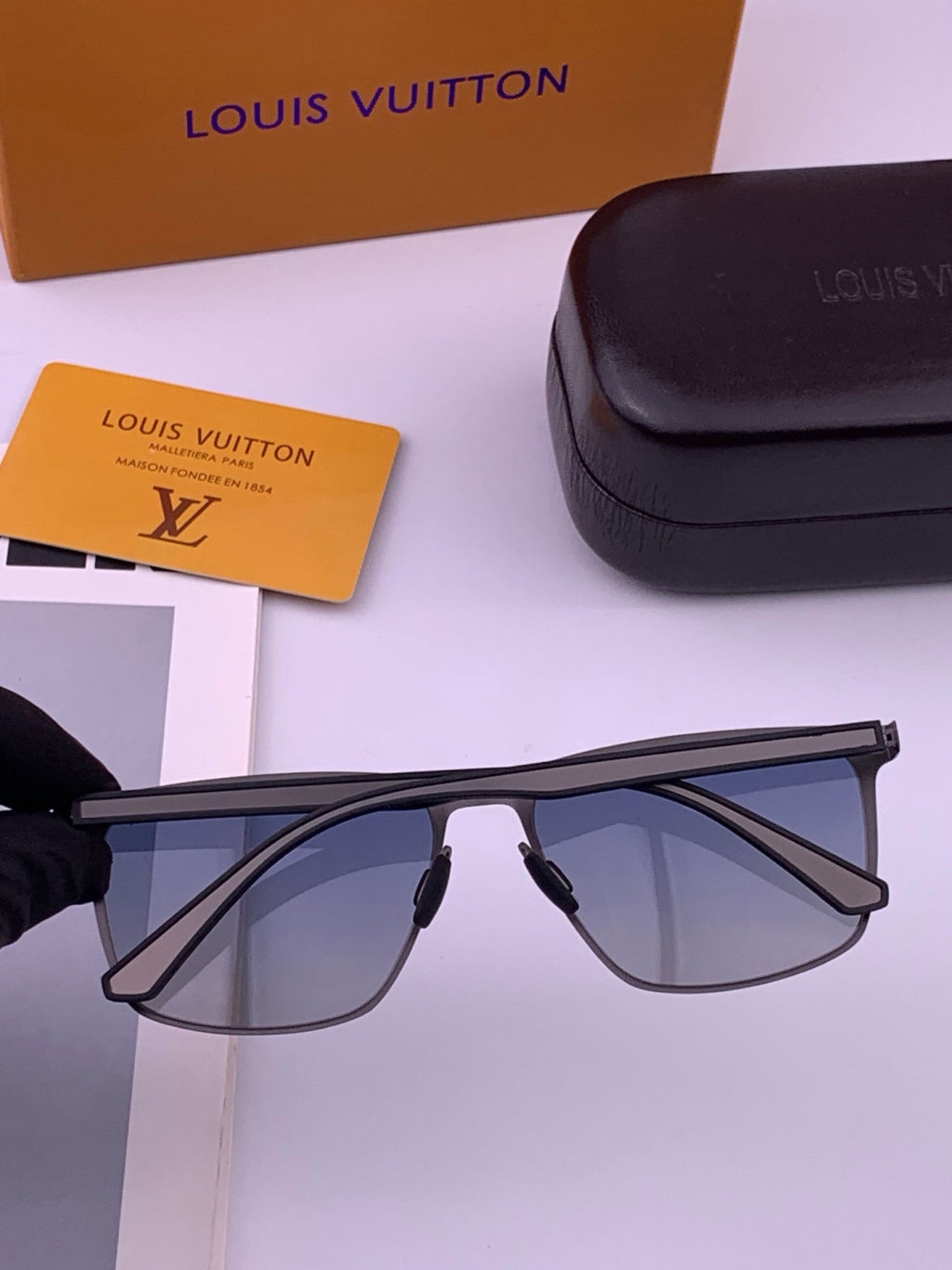 Louis Vuitton L216 Fashion Gold Lens Sunglasses for Men & Women - 493197 - detail image 6