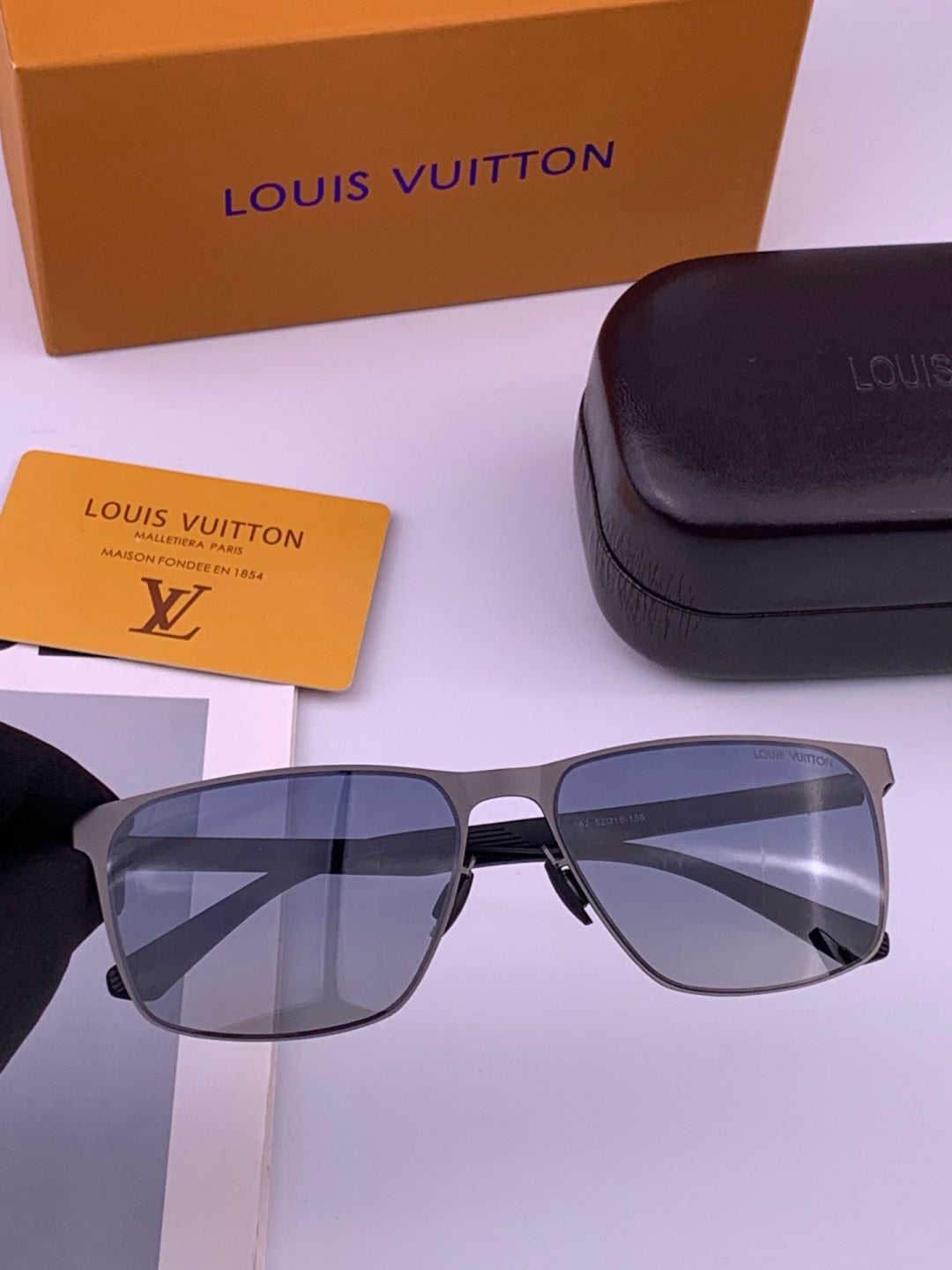 Louis Vuitton L216 Fashion Gold Lens Sunglasses for Men & Women - 493197