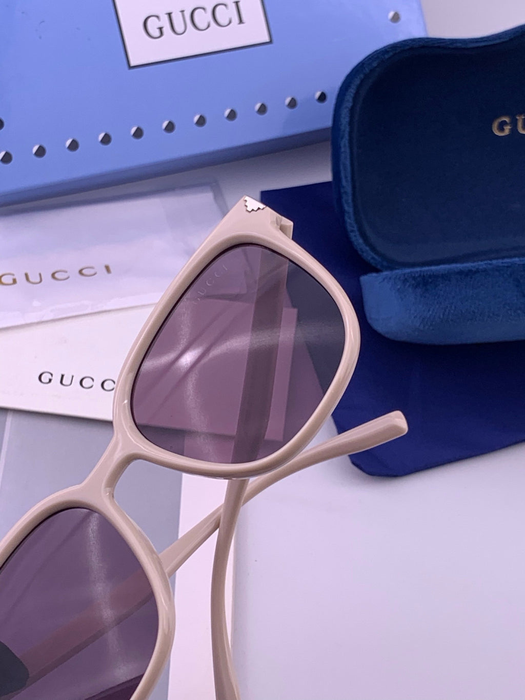 Gucci G87722 Polarized Round Black Lens Sunglasses for Women - detail image 4