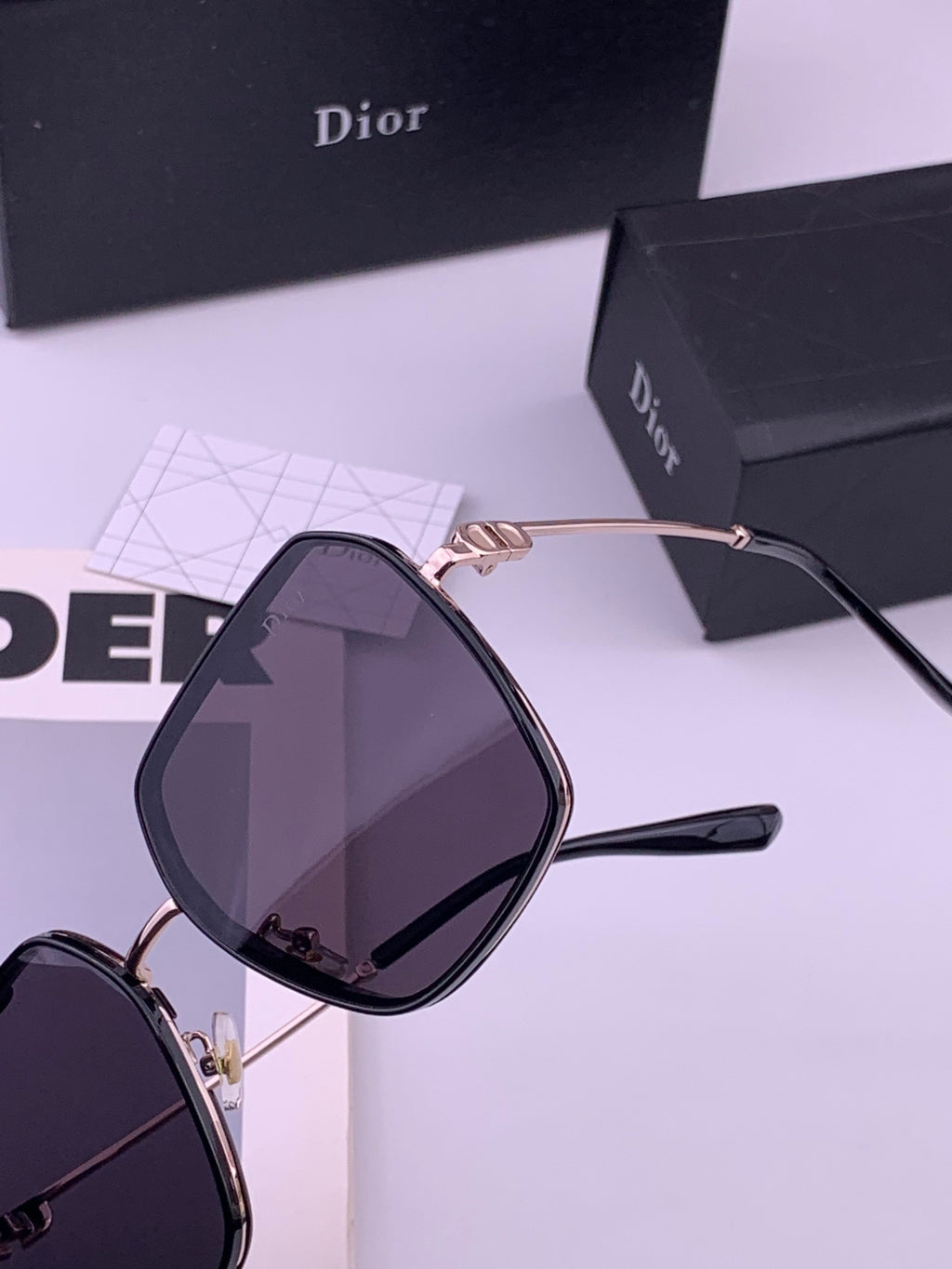 Dior D7635 Polarized Fashion Black Lens Sunglasses for Men & Women - detail image 3
