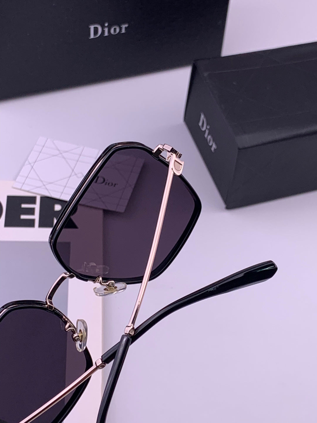 Dior D7635 Polarized Fashion Black Lens Sunglasses for Men & Women - detail image 6