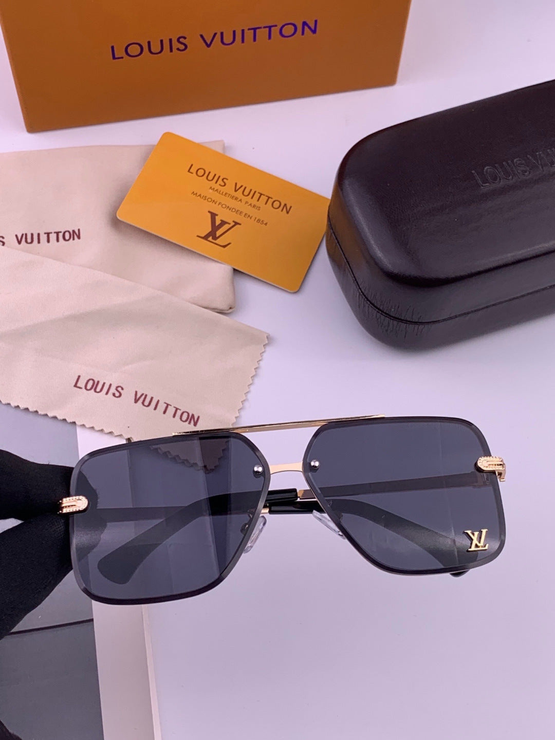 Louis Vuitton L91747 Aviator Orange Lens Sunglasses for Men & Women - detail image 4
