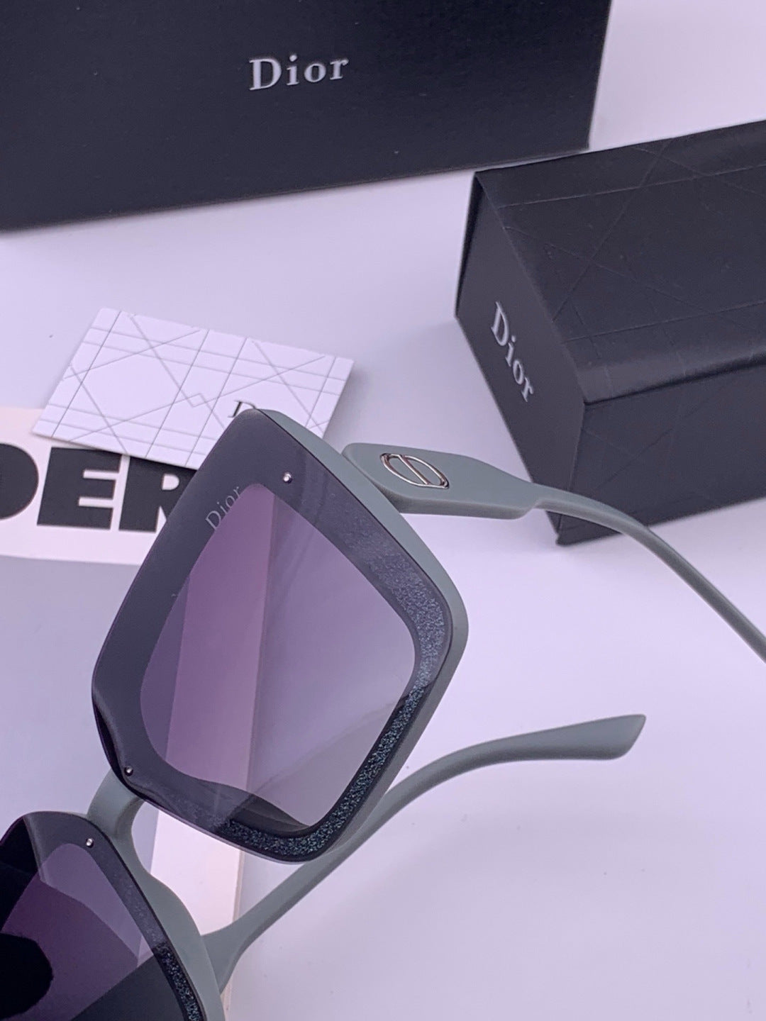 Dior D6227 Polarized Square Brown Lens Sunglasses for Men & Women - detail image 3